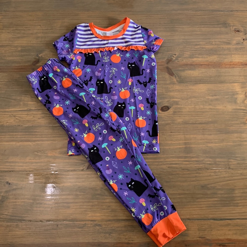Millie Loves Lily Halloween PJs. Size 6.